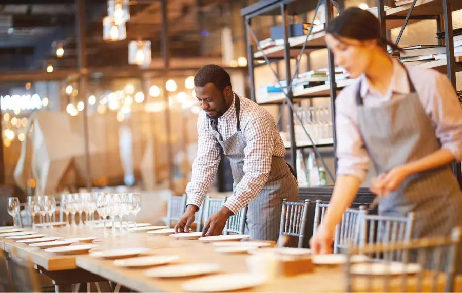 Lavorare come cameriere: tutto ciò che c'è da sapere su come fare