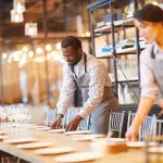 Lavorare come cameriere: tutto ciò che c'è da sapere su come fare